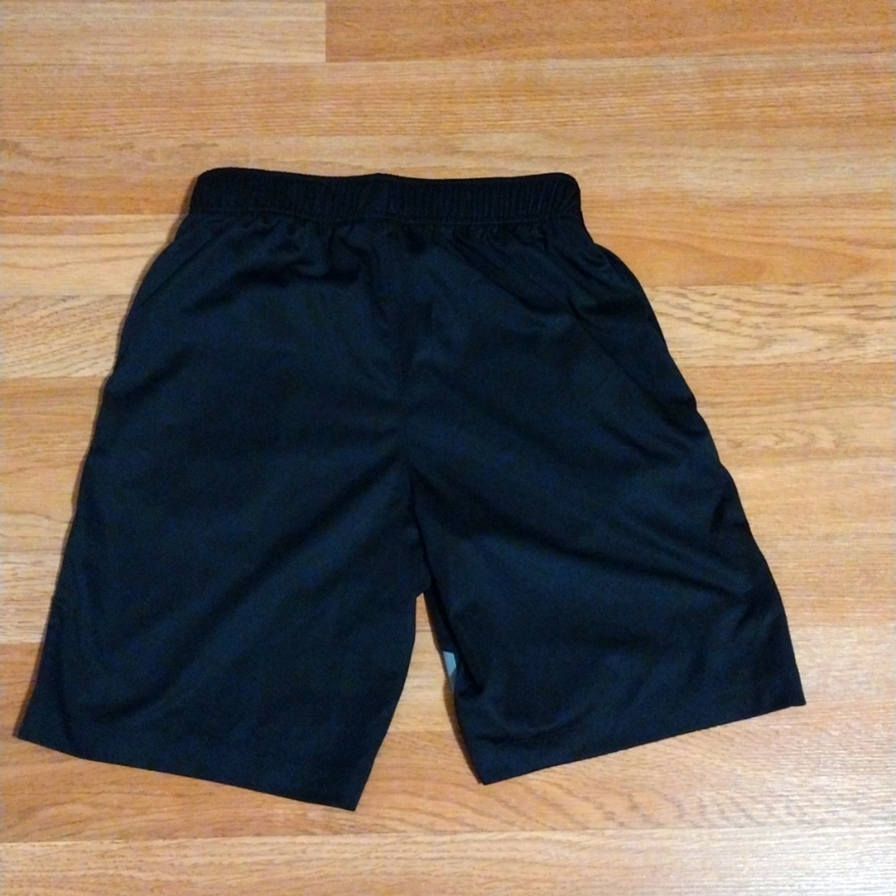Boys Nike DRI Fit Shorts Size Medium - Picture 4 of 4
